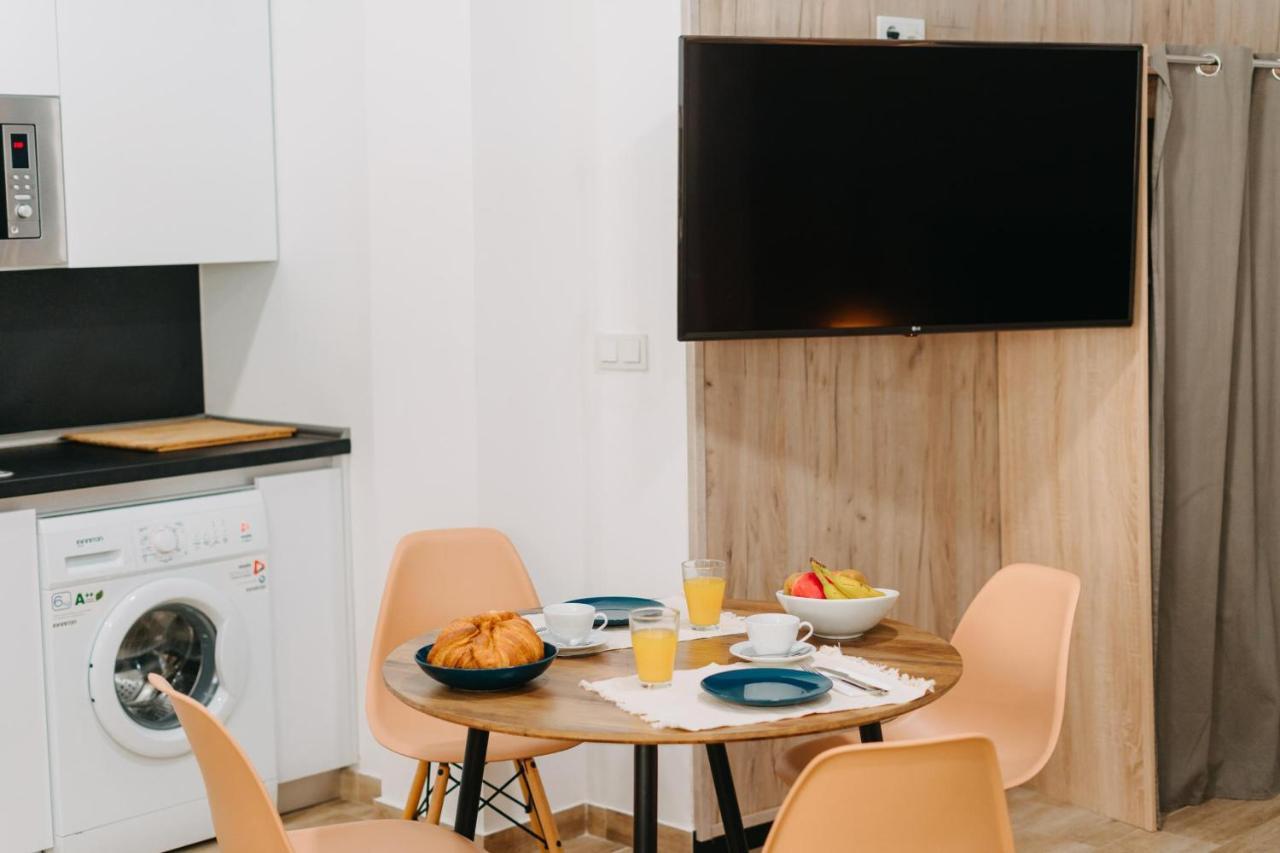 Coverlin Apartamentos San Francisco Malaga Phòng bức ảnh