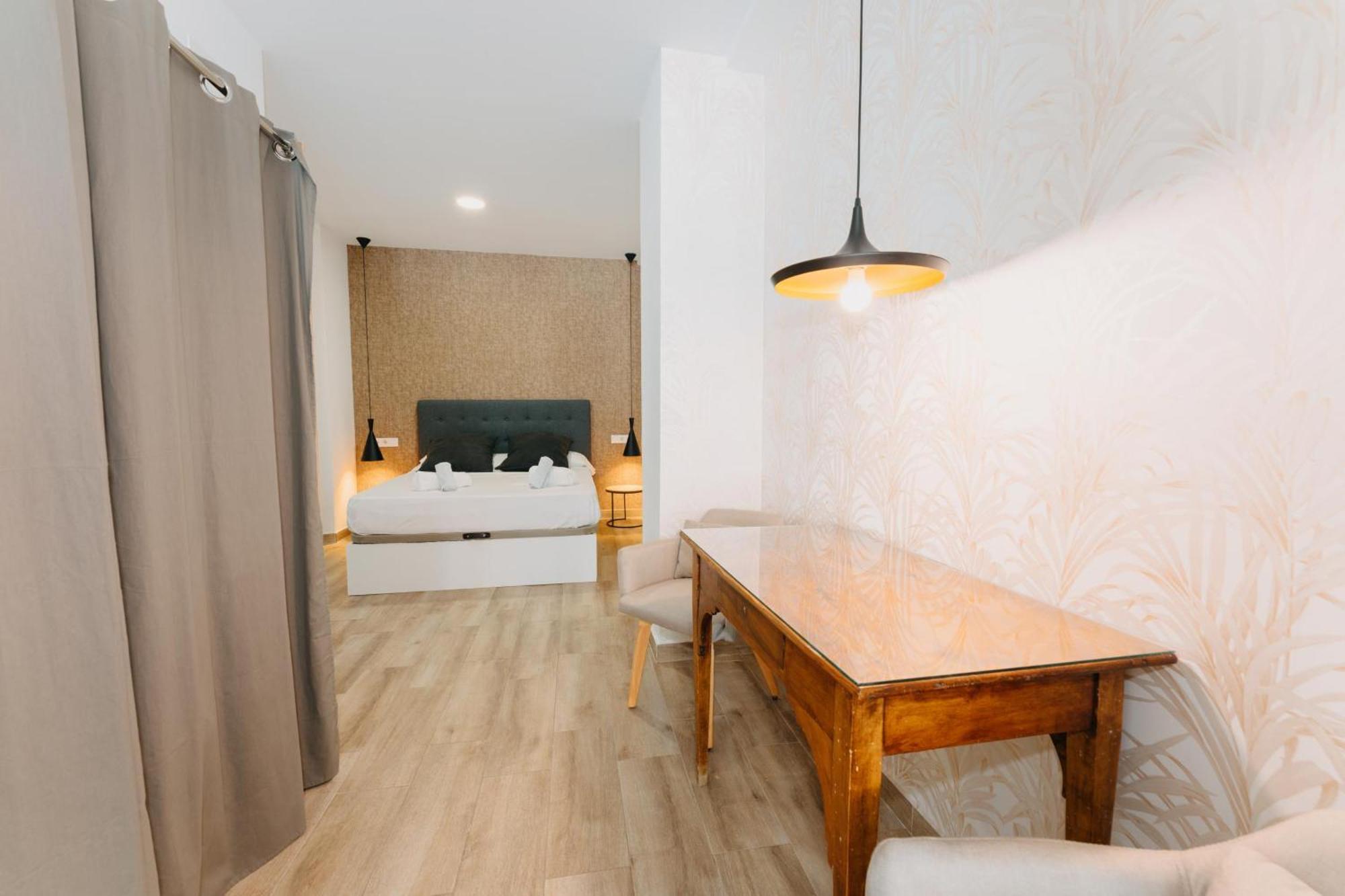 Coverlin Apartamentos San Francisco Malaga Phòng bức ảnh